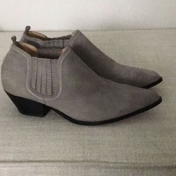 SCHULTZ Jacqueline Bootie Gray Suede - Picture 7 of 12